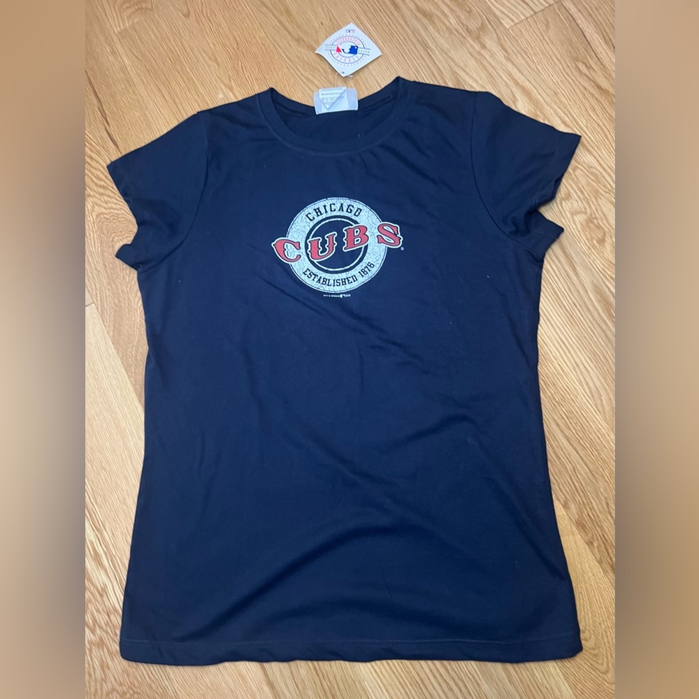 NWT Chicago Cubs T-shirt